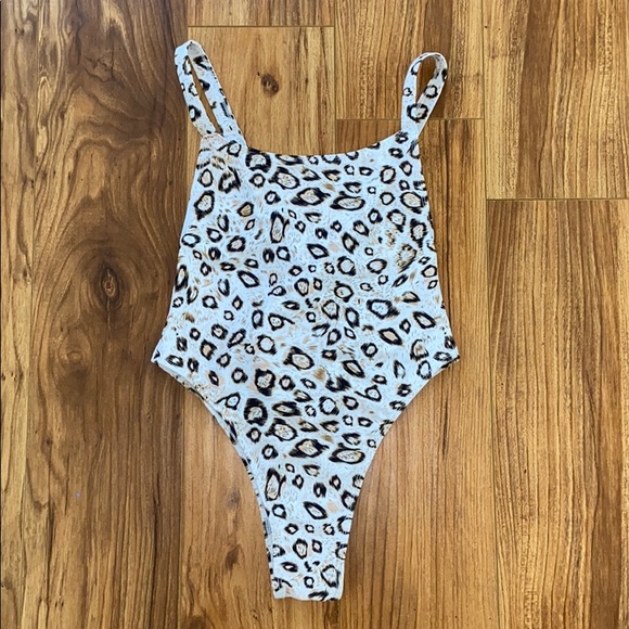 Lahana Swim Vintage Nude Leopard One-Piece 🐆 - Picture 6 of 7